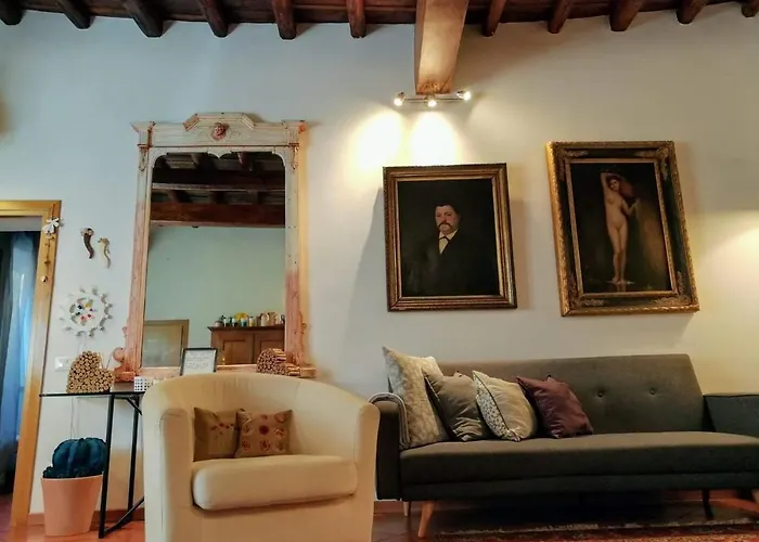 vicolo del Cedro 6